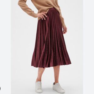 Banana Republic burgundy velvet pleated midi skirt size 2
